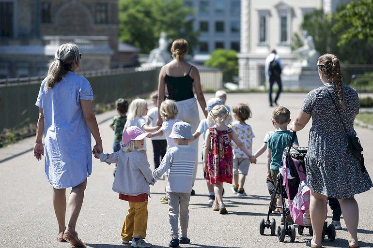 Færre vil være pædagog trods mål om bedre normeringer