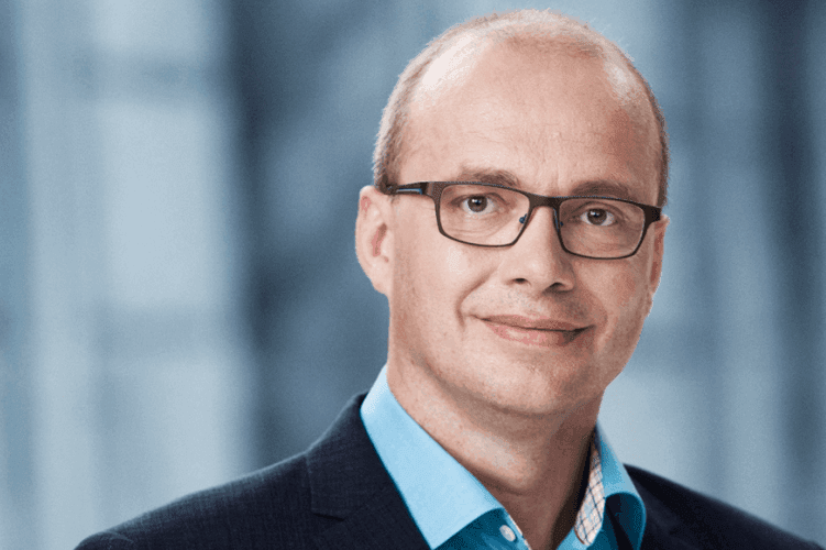Vi ånder ikke lettet op, vi holder bare vejret