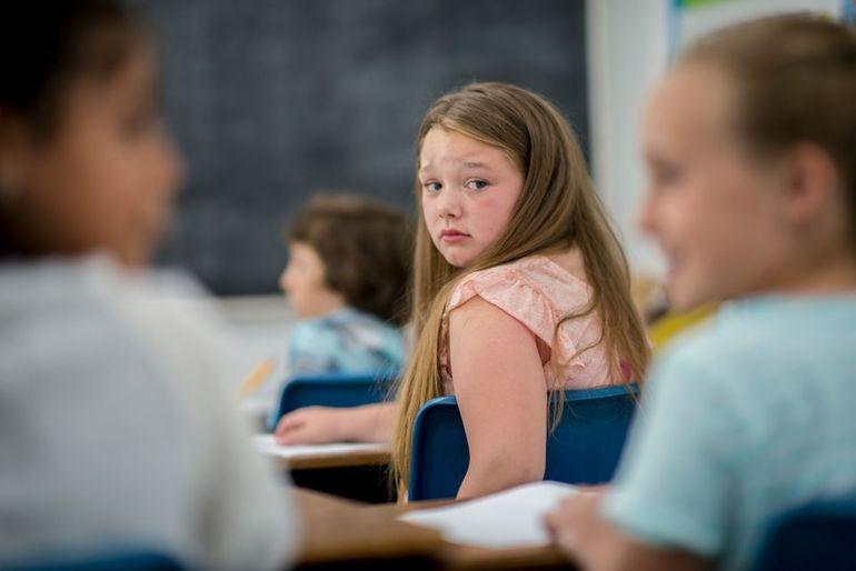 De ældste skoleelever - især pigerne - trives ringere end de yngre