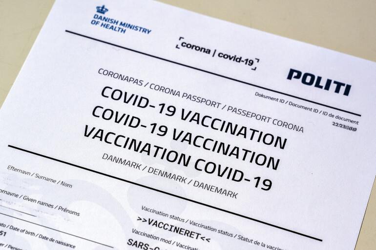 Styrelse: Aftagende vaccineeffekt bør forkorte coronapas