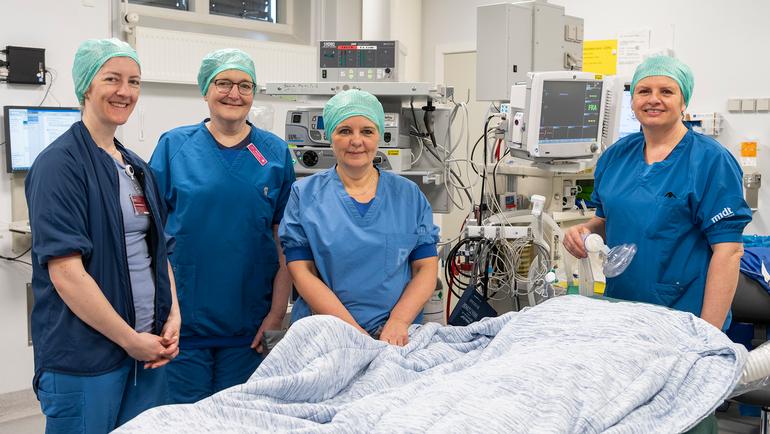 To midtjyske hospitaler hjælper nu hinanden med knæoperationer